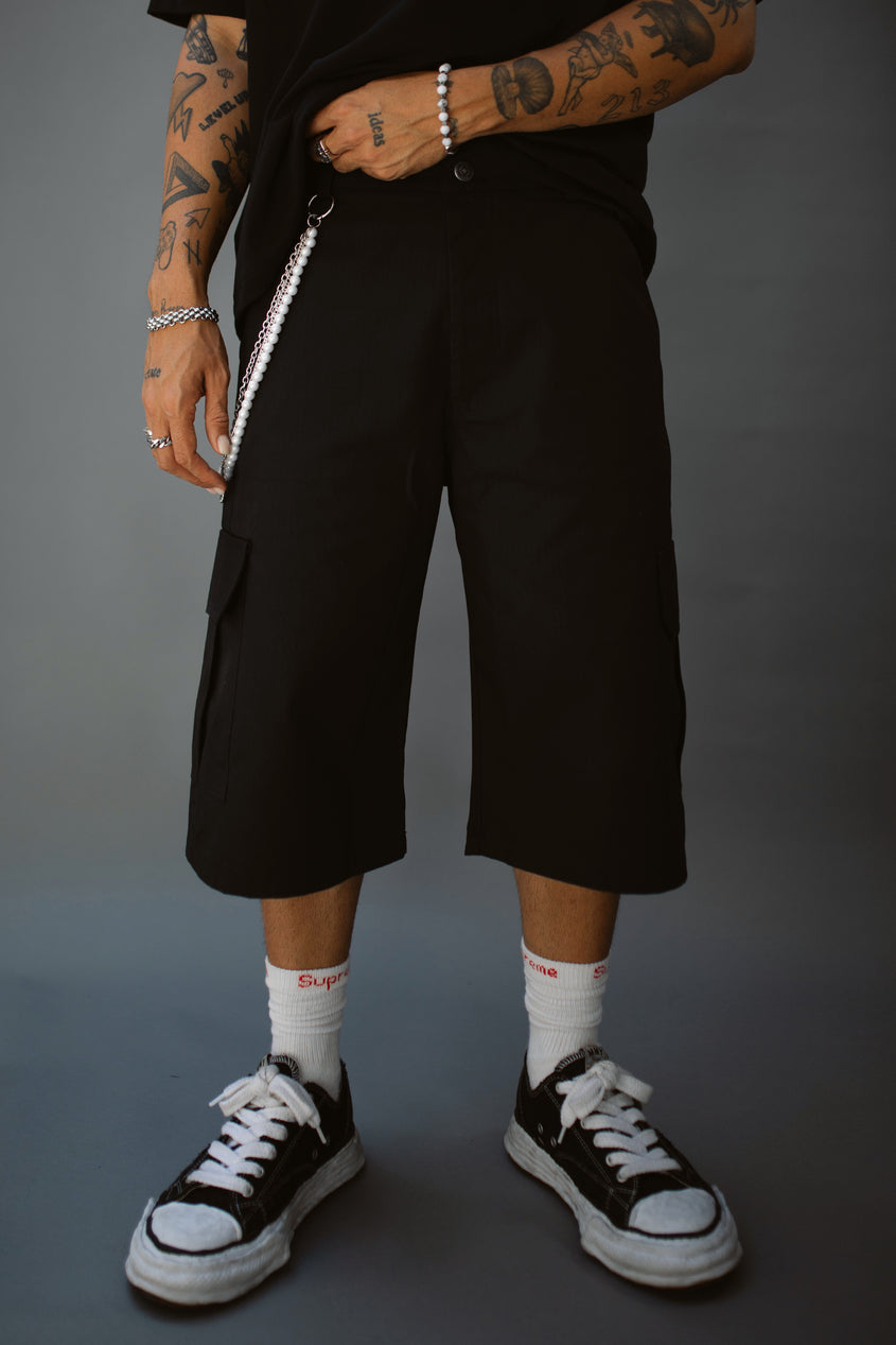 BLACK CARGO SHORTS