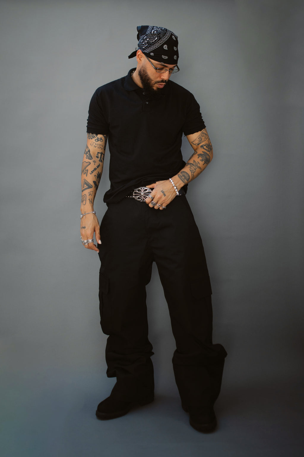 BLACK CARGO PANTS