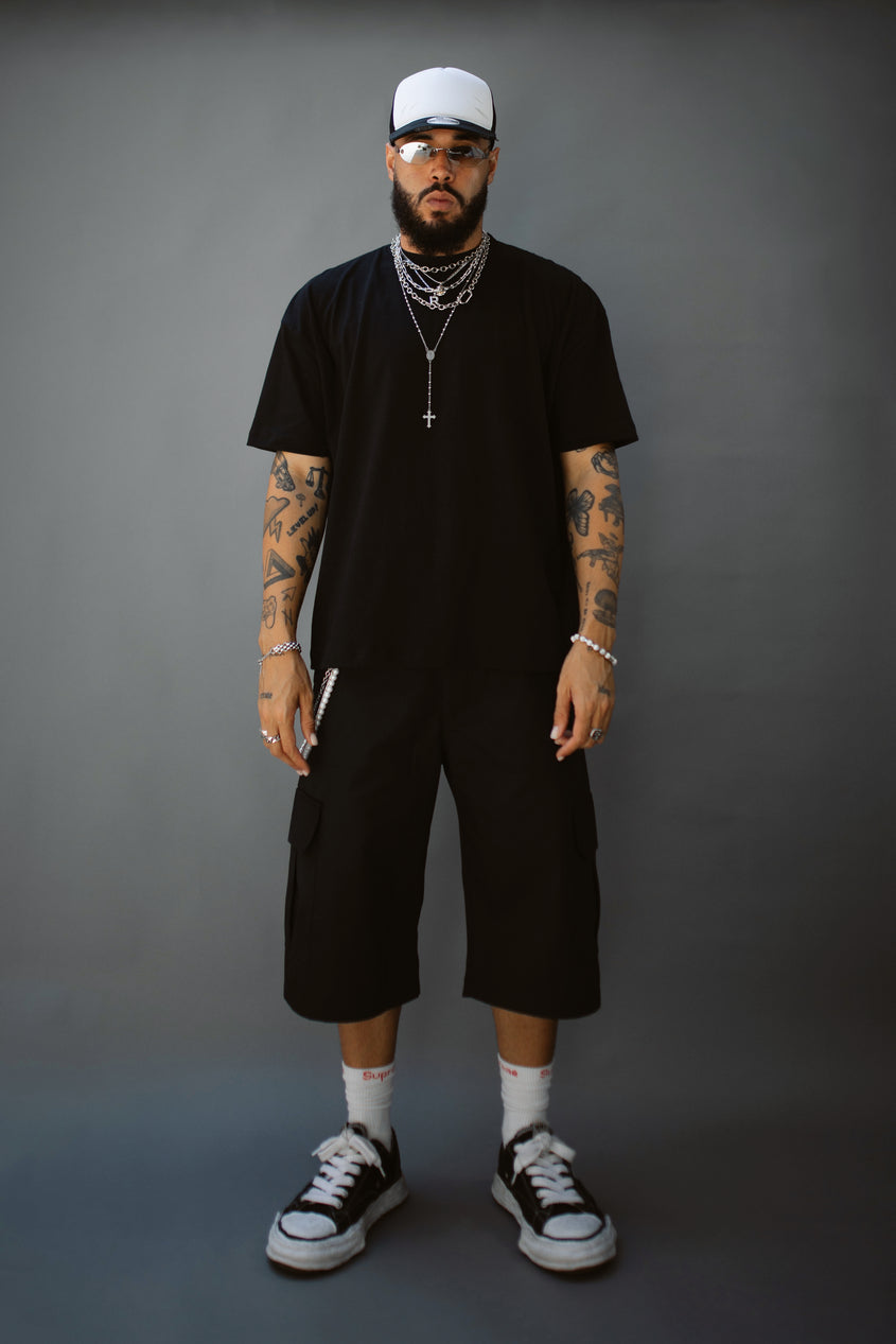 BLACK CARGO SHORTS